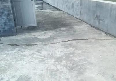 康定楼顶漏水维修公司分享下如何解决卫生间隐蔽部位漏水的问题?